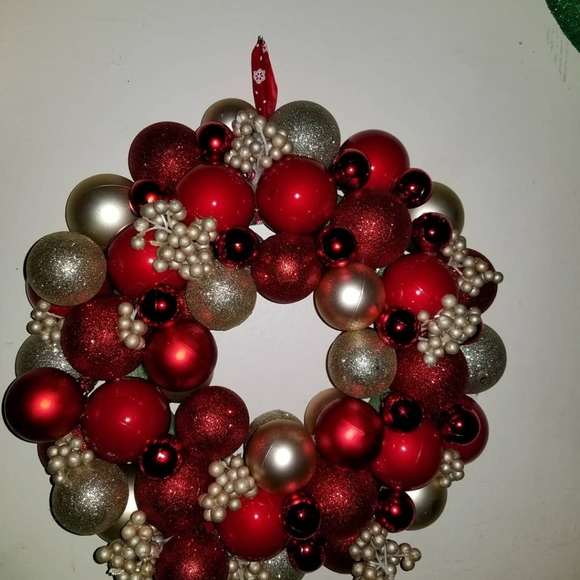Custom Christmas Wreaths - Picture 4 of 15